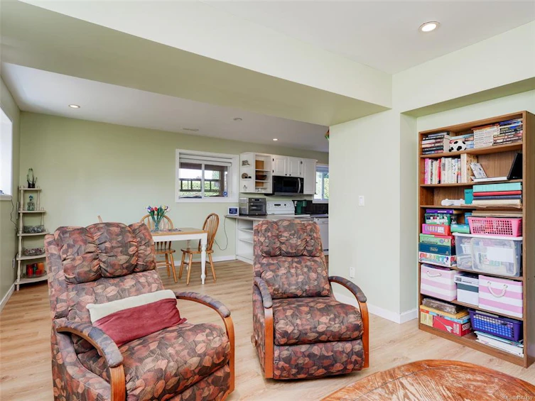 860 Falaise Crescent, Saanich, BC, V8Y 1A1 - 17
