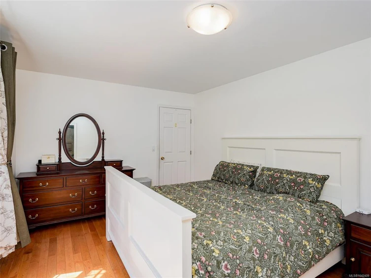 860 Falaise Crescent, Saanich, BC, V8Y 1A1 - 9