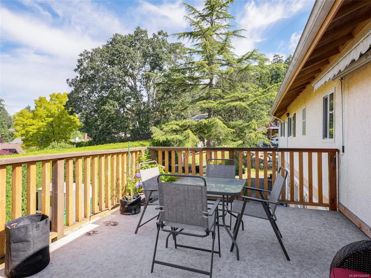 860 Falaise Crescent, Saanich, BC, V8Y 1A1 - 16