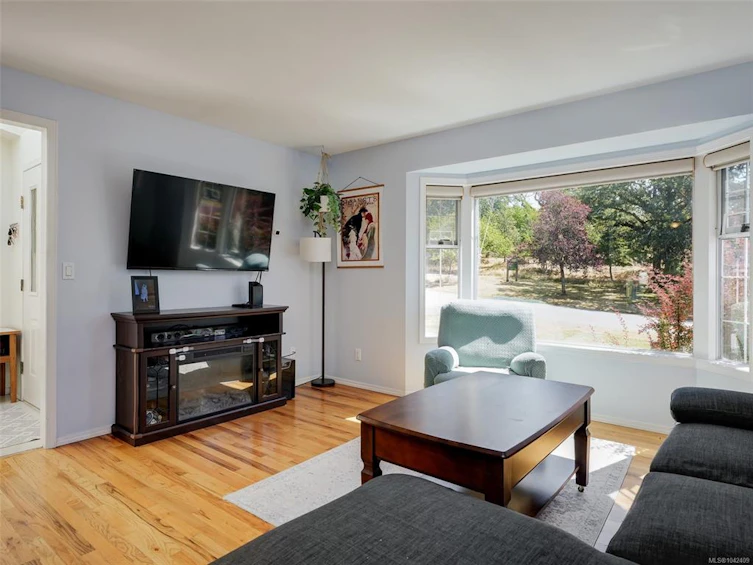 860 Falaise Crescent, Saanich, BC, V8Y 1A1 - 4