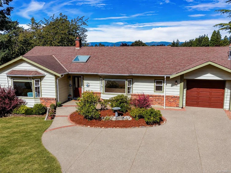 860 Falaise Crescent, Saanich, BC, V8Y 1A1