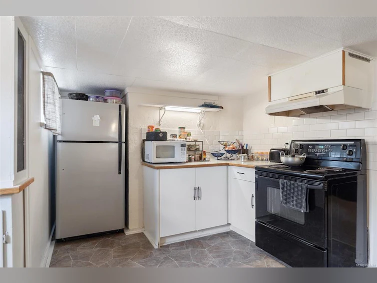 3161 Donald Street, Saanich, BC, V8V 3P7 - 26