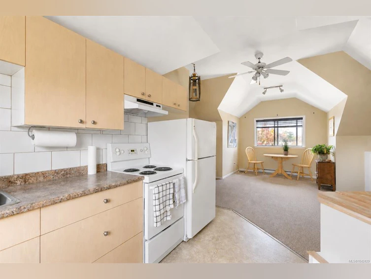 3161 Donald Street, Saanich, BC, V8V 3P7 - 18