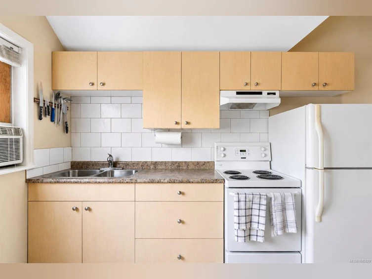 3161 Donald Street, Saanich, BC, V8V 3P7 - 19