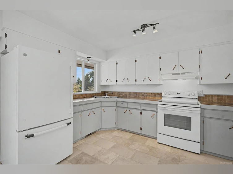 480 4th Avenue, Campbell River, BC, V9W 3W8 - 7