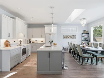 795 Parkside Crescent - 5