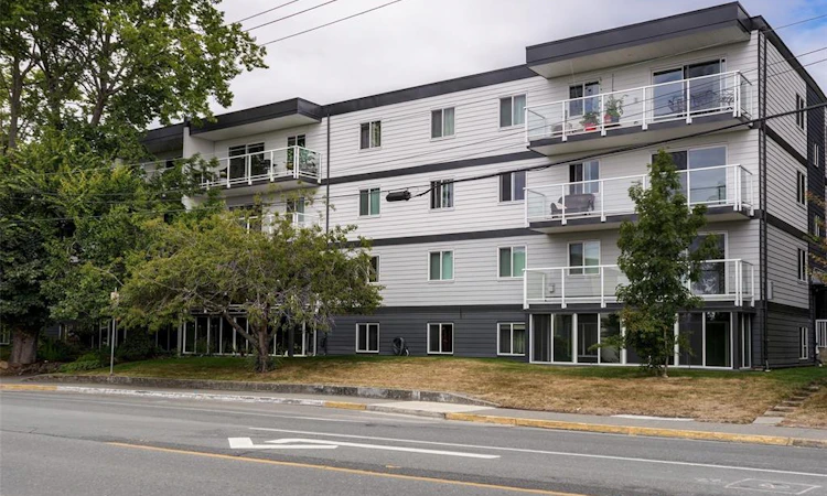 306-1124 Esquimalt Road