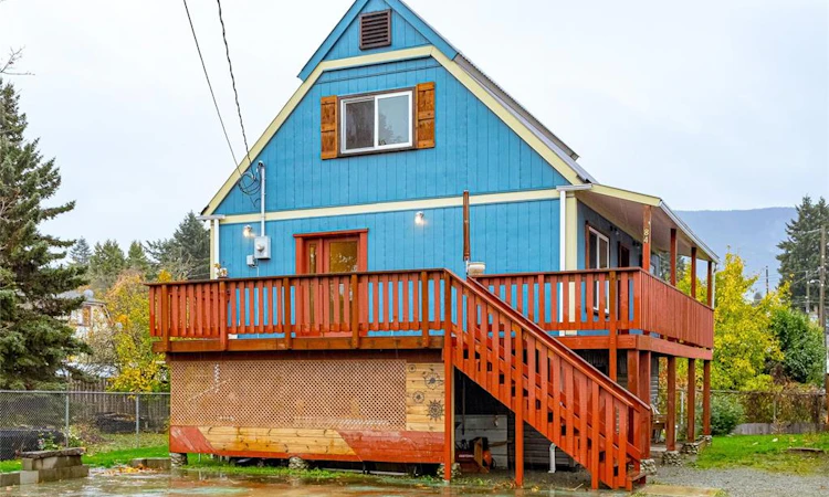 84 Lakeview Avenue