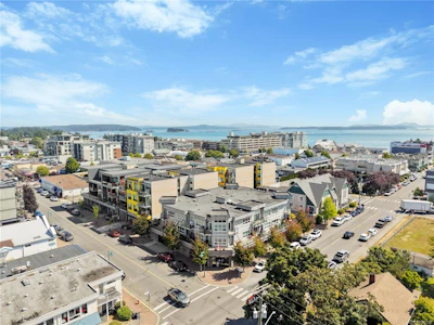 308-9751 Fourth Street - 2