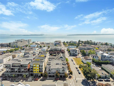 308-9751 Fourth Street - 3