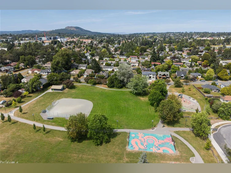 1730 Christmas Avenue, Saanich, BC, V8P 2X9 - 28