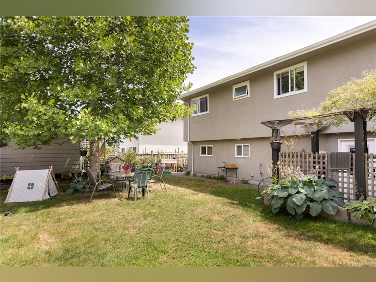 1730 Christmas Avenue, Saanich, BC, V8P 2X9 - 24