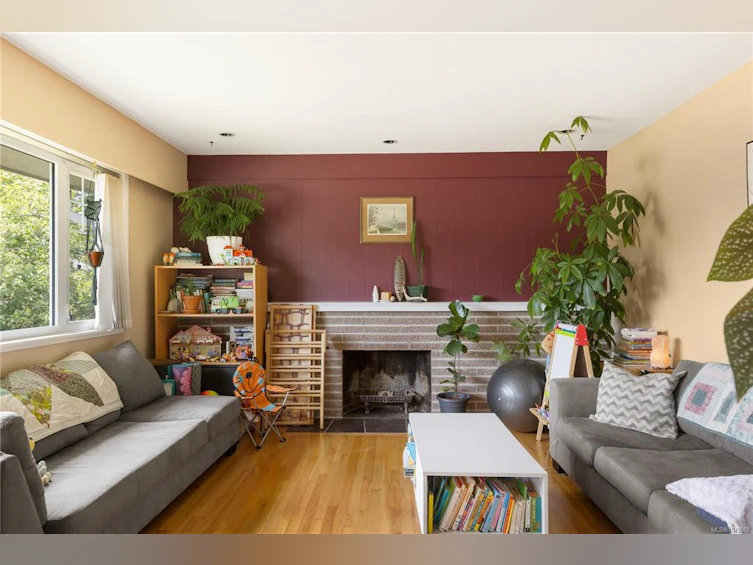 1730 Christmas Avenue, Saanich, BC, V8P 2X9 - 2