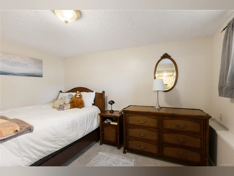 1730 Christmas Avenue, Saanich, BC, V8P 2X9 - 13