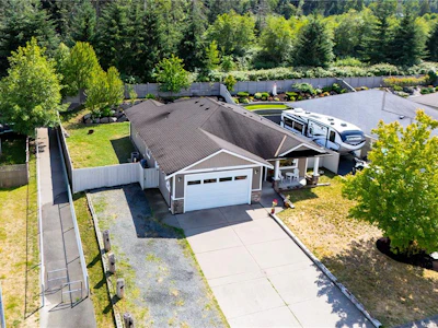 117 Strathcona Way - 2