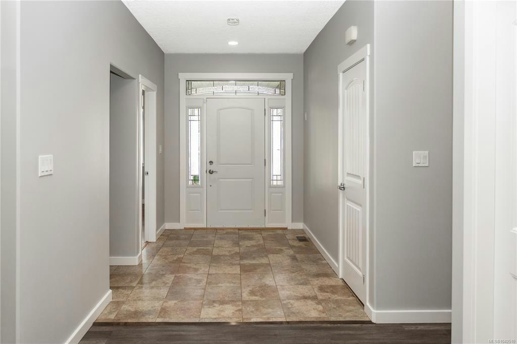 117 Strathcona Way - 4
