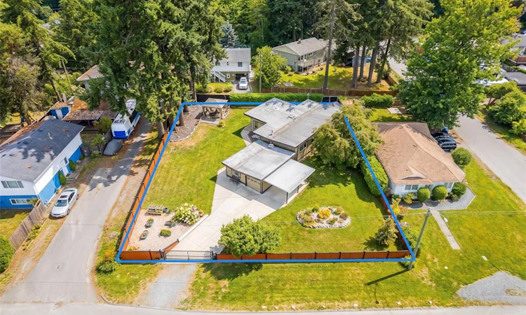 789 Bowman Avenue