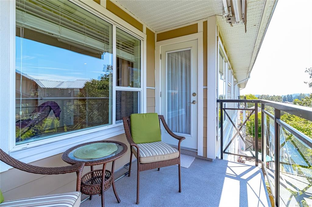 304-4536 Viewmont Avenue, Saanich, BC, V8Z 5L2