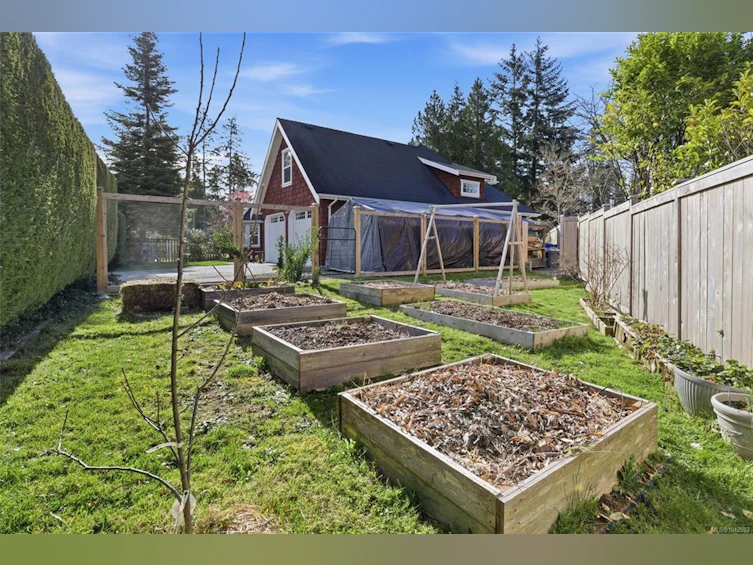 647 Temple Street, Parksville, BC, V9P 1B4 - 10