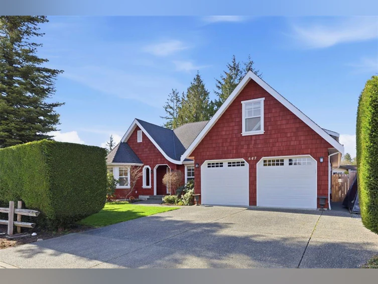 647 Temple Street, Parksville, BC, V9P 1B4