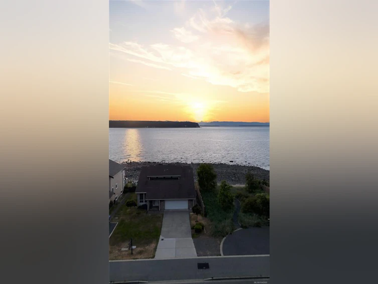 1081 S Island Highway, Campbell River, BC, V9W 1B4 - 43