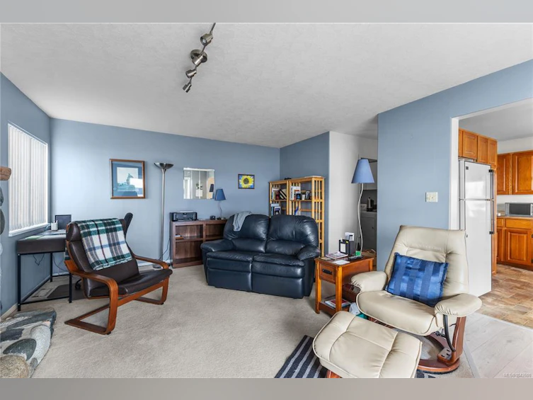 1081 S Island Highway, Campbell River, BC, V9W 1B4 - 12