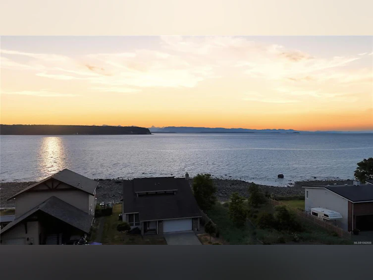 1081 S Island Highway, Campbell River, BC, V9W 1B4 - 42