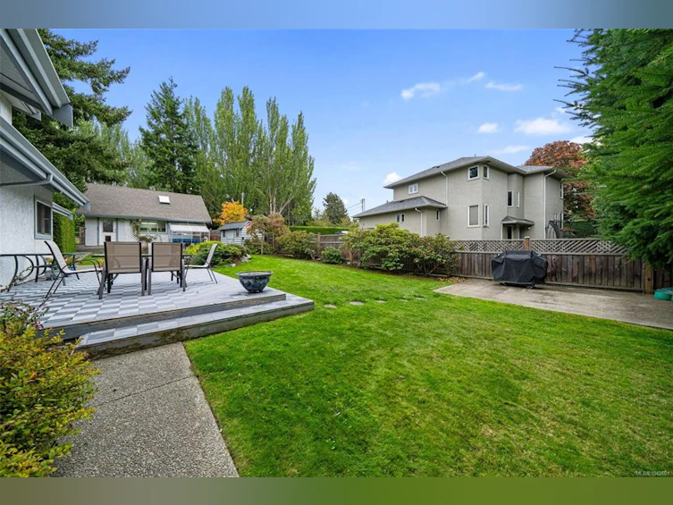 1741 Barrie Road, Saanich, BC, V8N 2W4 - 7