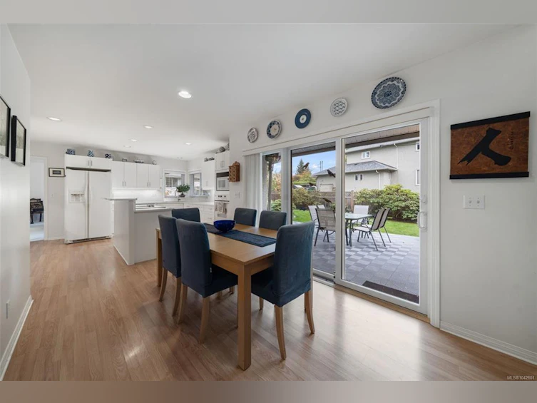 1741 Barrie Road, Saanich, BC, V8N 2W4 - 14