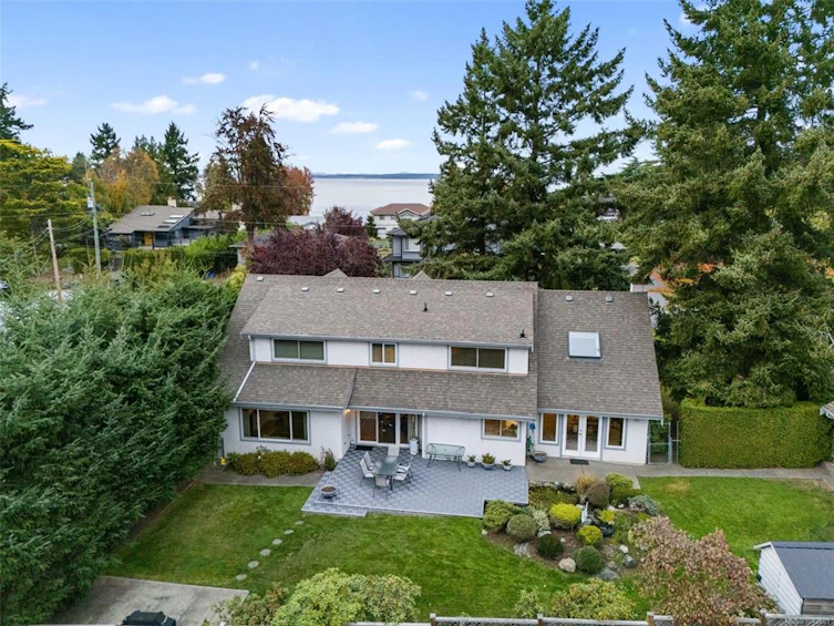 1741 Barrie Road, Saanich, BC, V8N 2W4