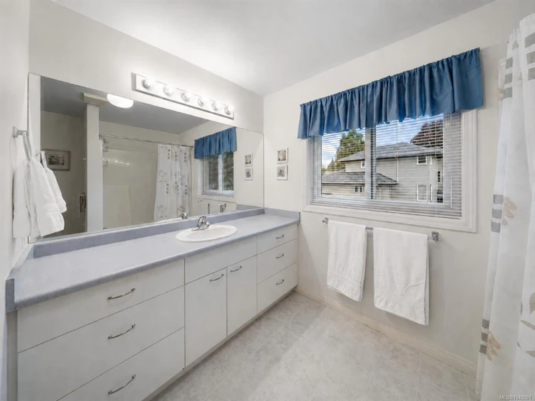 1741 Barrie Road, Saanich, BC, V8N 2W4 - 32