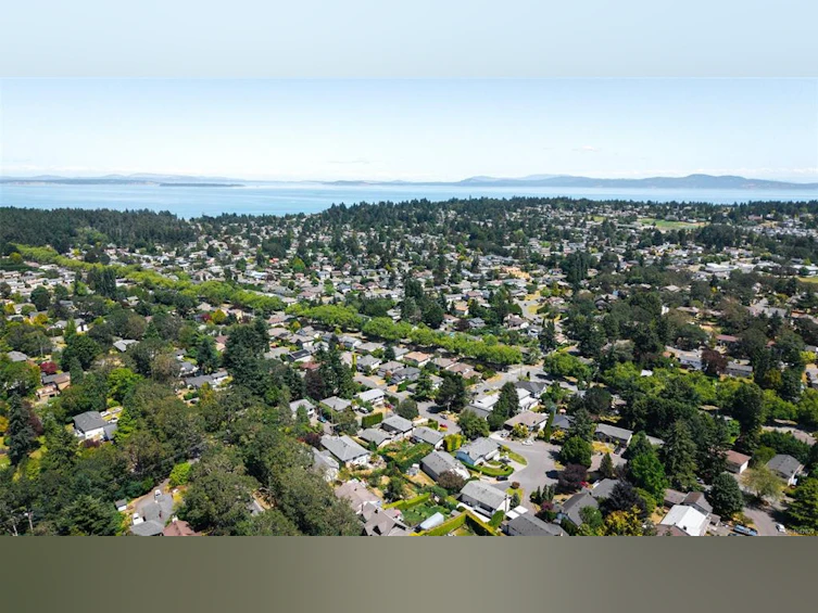 4239 Arbordale Court, Saanich, BC, V8N 6K1 - 73