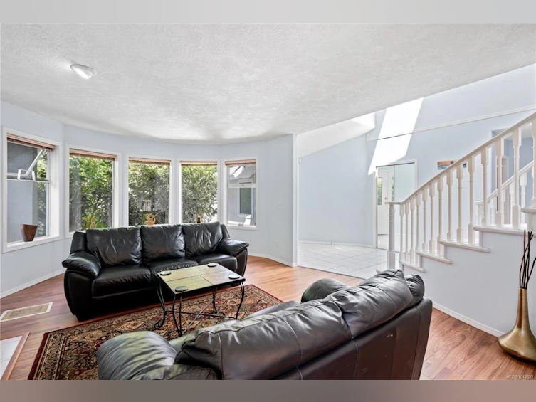 4239 Arbordale Court, Saanich, BC, V8N 6K1 - 8