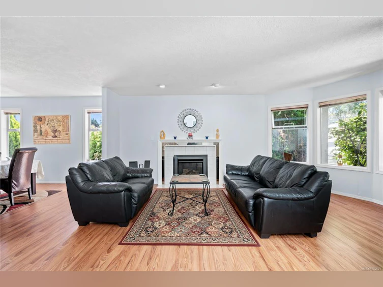 4239 Arbordale Court, Saanich, BC, V8N 6K1 - 4