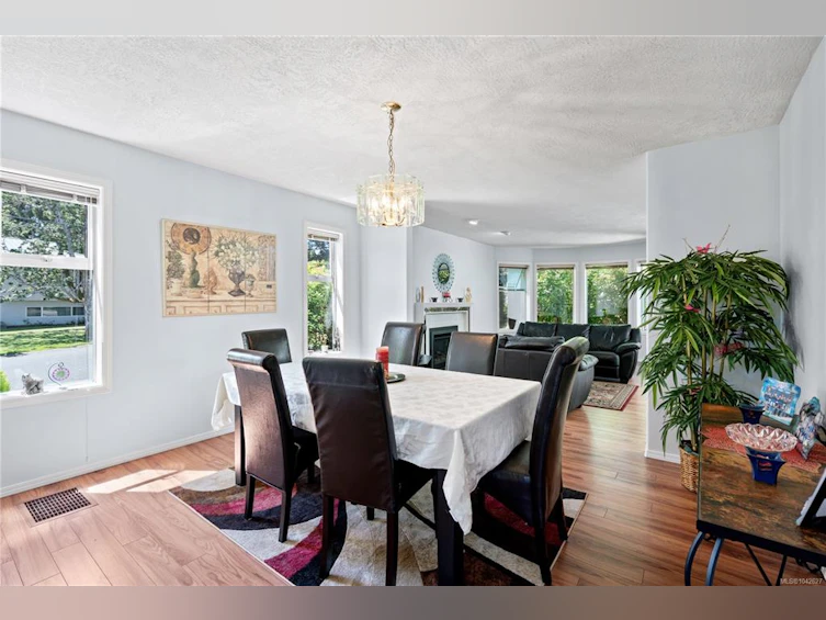 4239 Arbordale Court, Saanich, BC, V8N 6K1 - 9