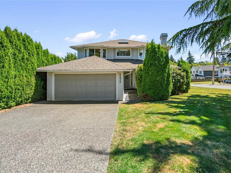 4239 Arbordale Court, Saanich BC V8N 6K1