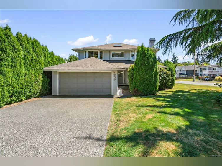 4239 Arbordale Court, Saanich, BC, V8N 6K1