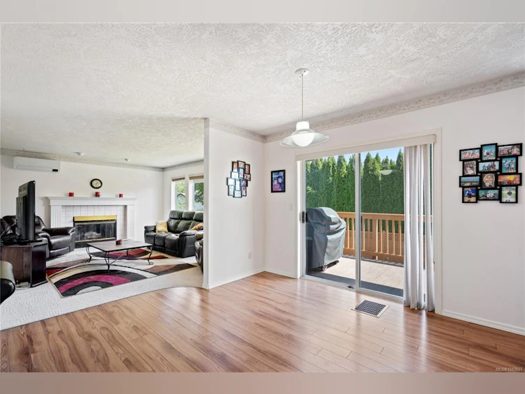 4239 Arbordale Court, Saanich, BC, V8N 6K1 - 11
