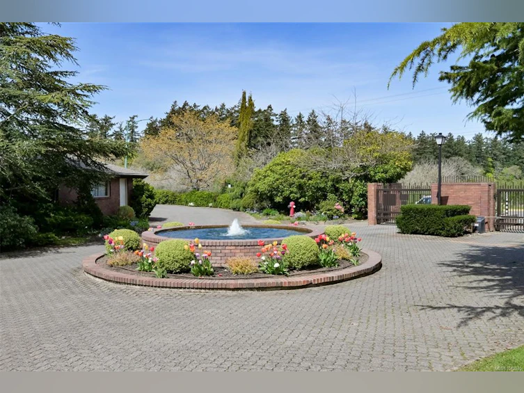 104-2345 Cedar Hill Cross Road, Oak Bay, BC, V8P 5M8 - 39