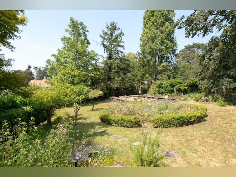 950 Dunn Avenue, Saanich, BC, V8X 2Z4 - 36