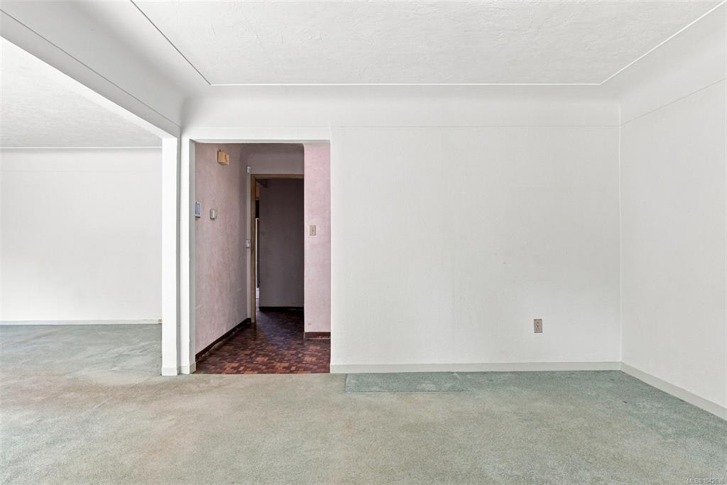 950 Dunn Avenue, Saanich, BC, V8X 2Z4 - 15