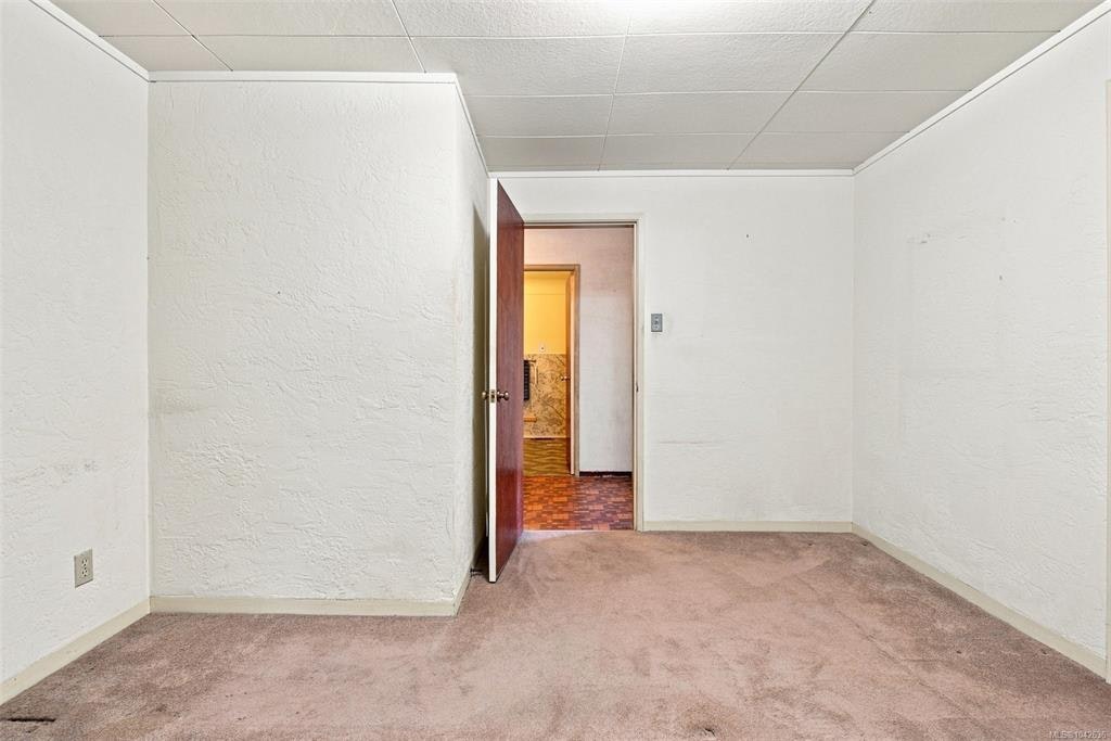 950 Dunn Avenue, Saanich, BC, V8X 2Z4 - 26