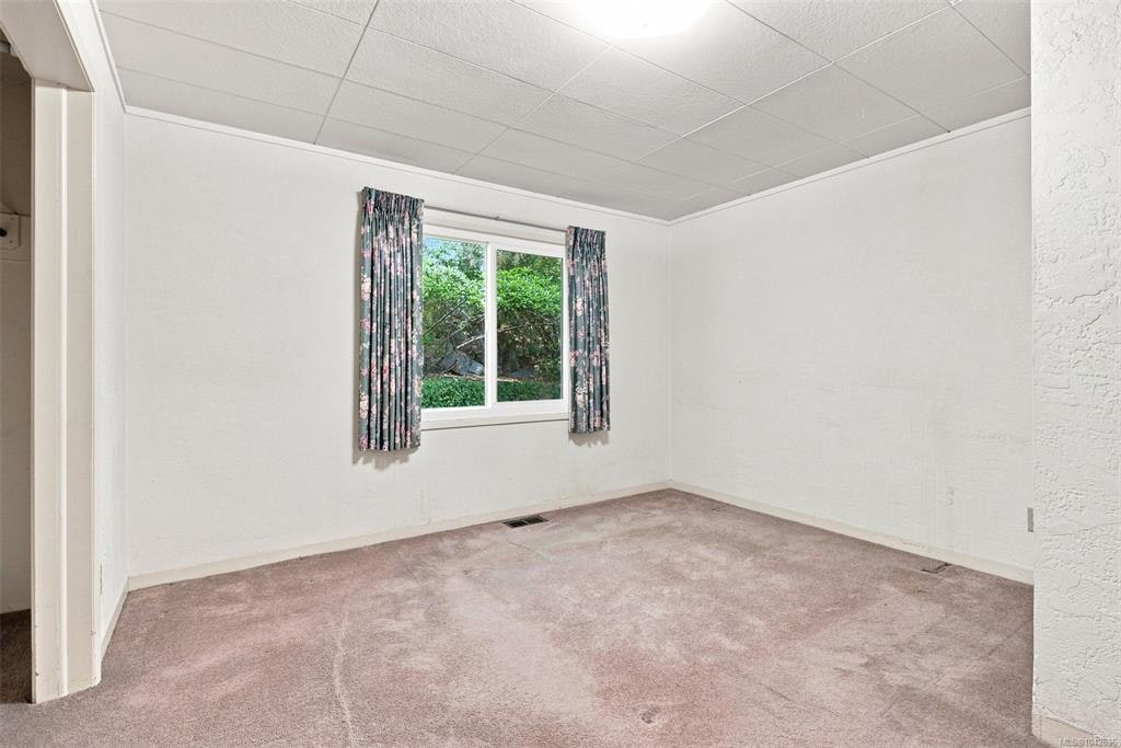 950 Dunn Avenue, Saanich, BC, V8X 2Z4 - 25