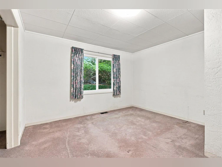 950 Dunn Avenue, Saanich, BC, V8X 2Z4 - 25