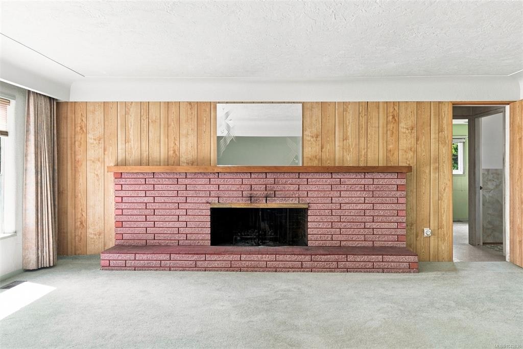 950 Dunn Avenue, Saanich, BC, V8X 2Z4 - 10