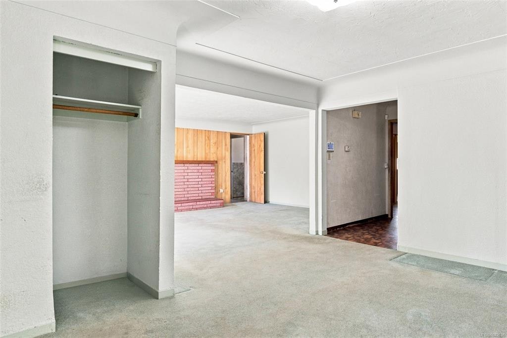 950 Dunn Avenue, Saanich, BC, V8X 2Z4 - 13