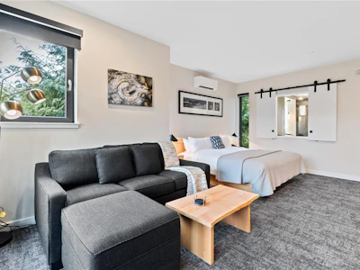 2202-596 Marine Drive - 5