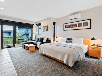 2202-596 Marine Drive - 4