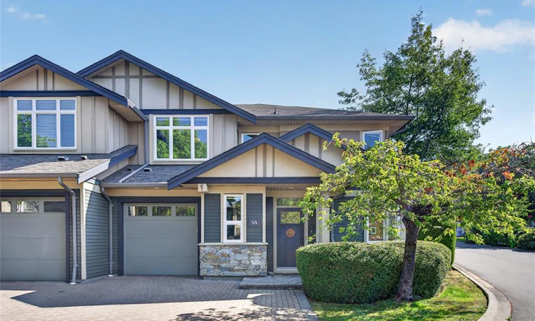 5A-7250 West Saanich Road