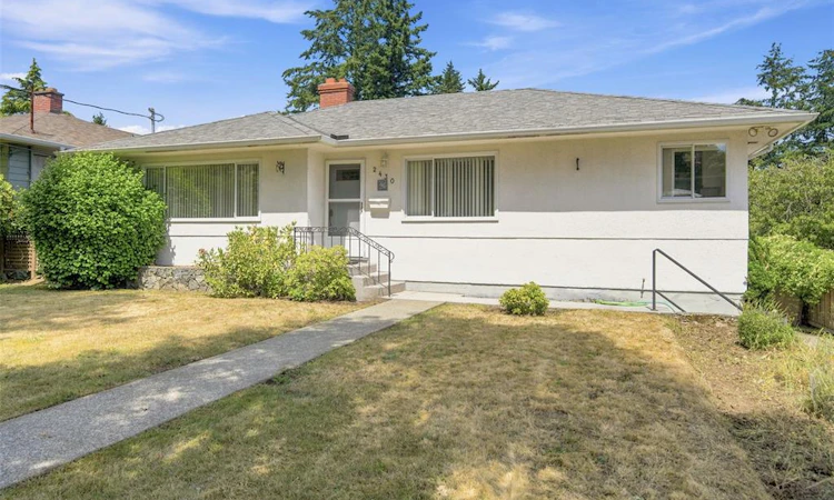 2430 Camelot Road